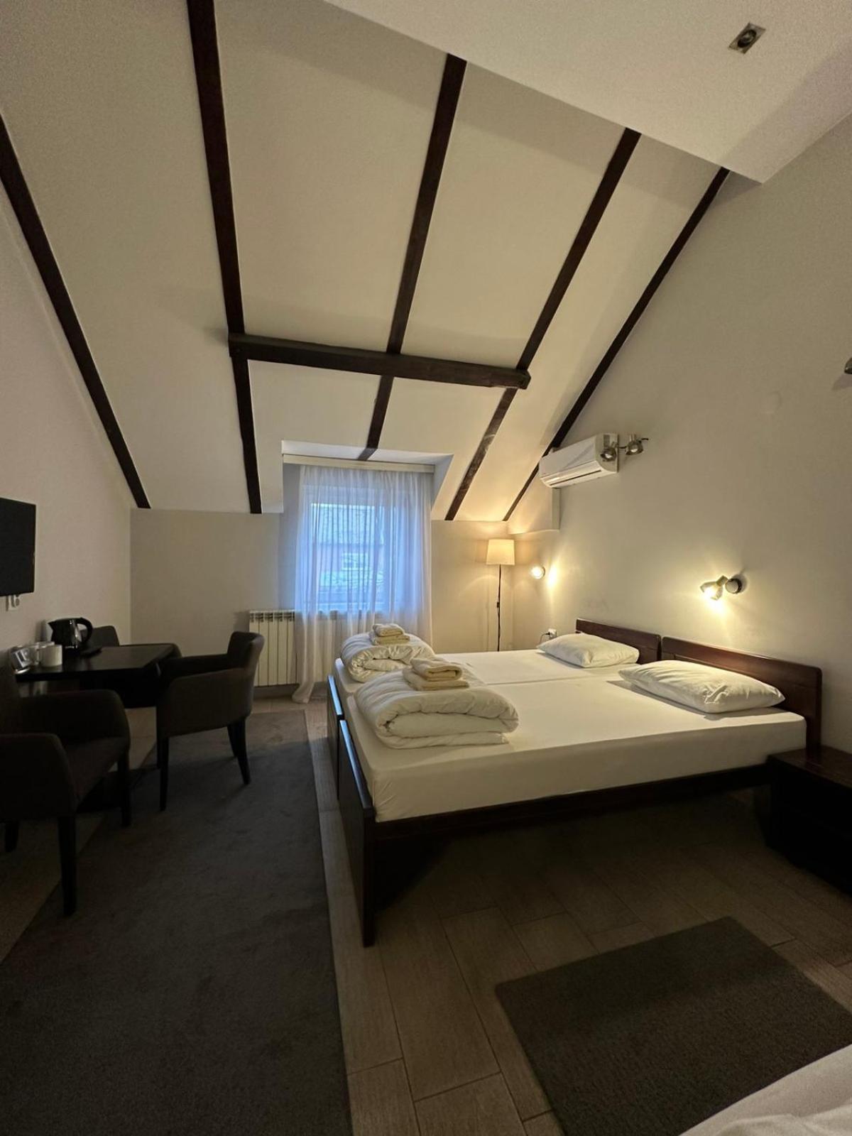 Apartments & Accommodation Stojic Novi Sad Oda fotoğraf