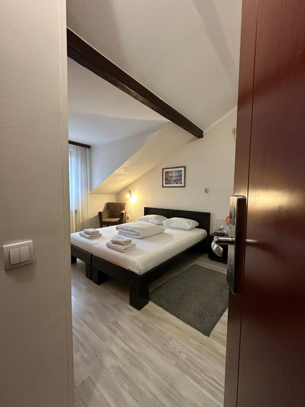 Apartments & Accommodation Stojic Novi Sad Oda fotoğraf