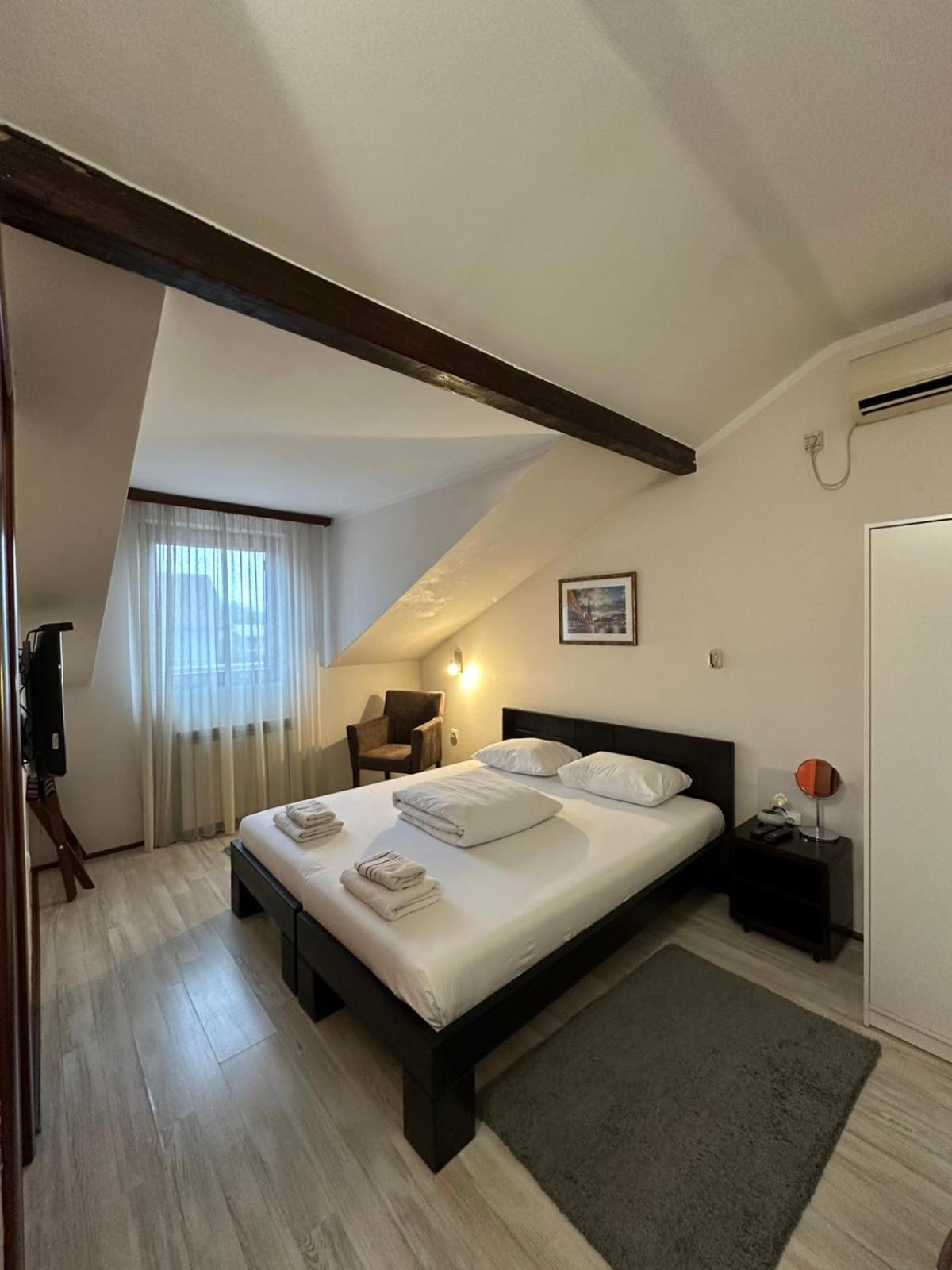 Apartments & Accommodation Stojic Novi Sad Oda fotoğraf